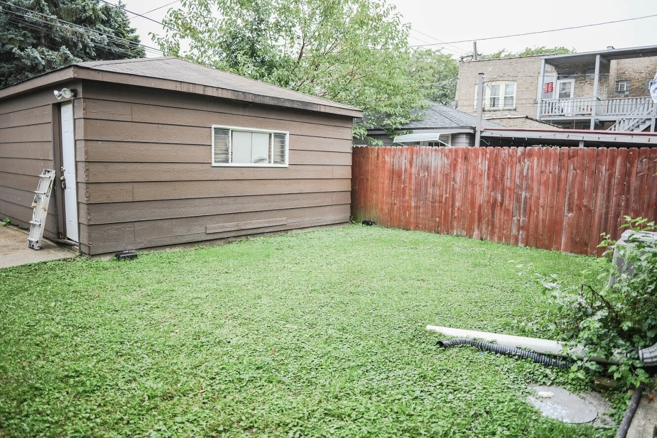 Building Photo - 5349 W Byron St