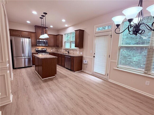 Building Photo - 3282 Brockenhurst Dr