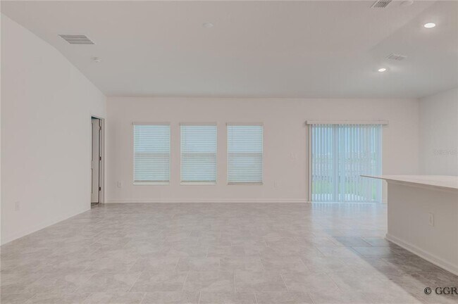 Building Photo - 4975 Worchester Dr