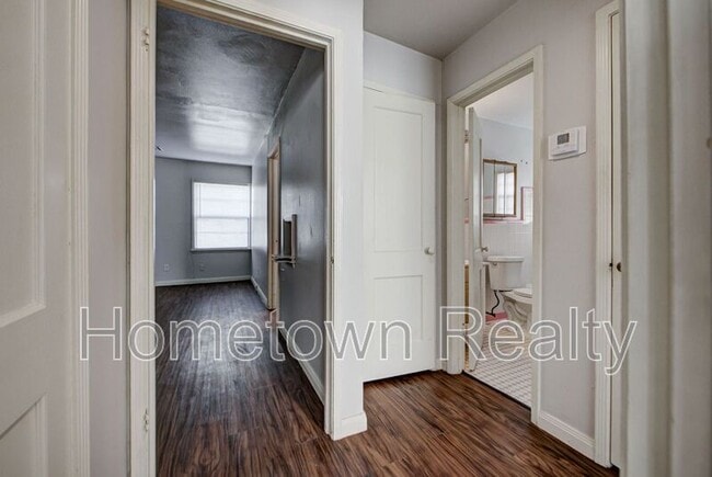 Building Photo - 432 Babb Dr