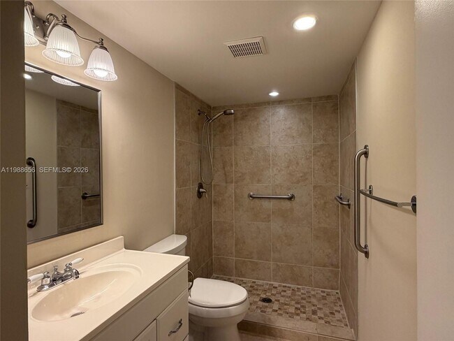 Building Photo - 301 SW South River Dr