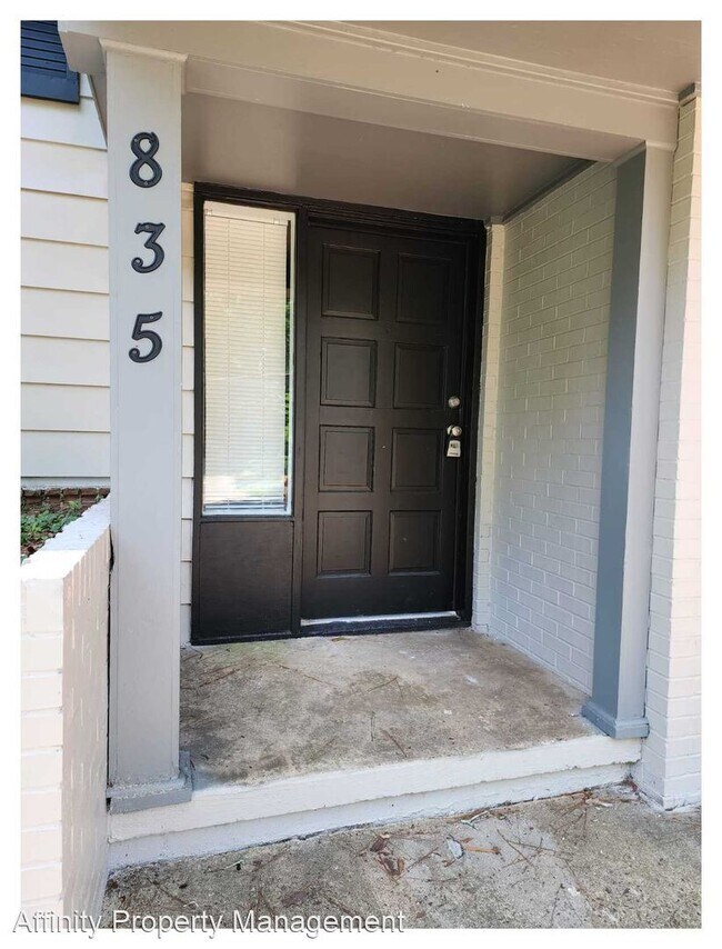 Building Photo - 4 br, 1.5 bath House - 835 Green Oak Ter