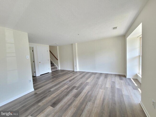 Building Photo - 589 Boysenberry Ln