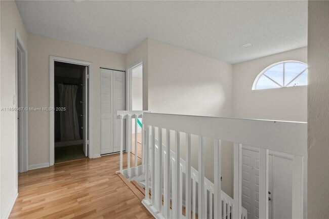 Building Photo - 10073 SW 117th Ct