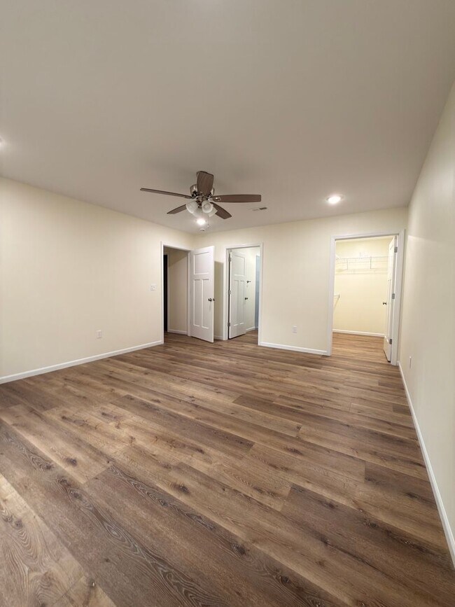 Building Photo - 3032-MF3-E4