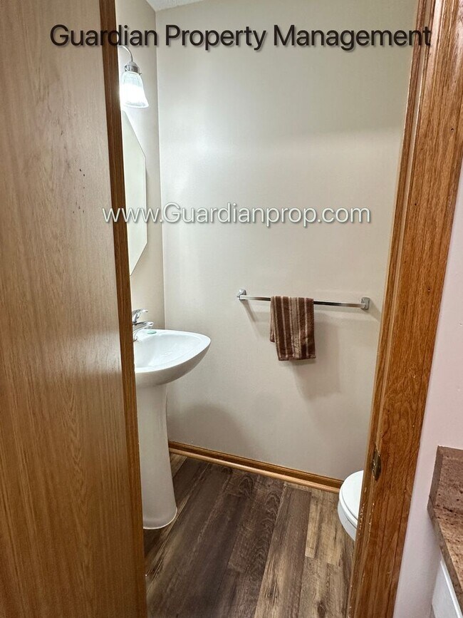 Building Photo - 16505 Timber Crest Dr SE
