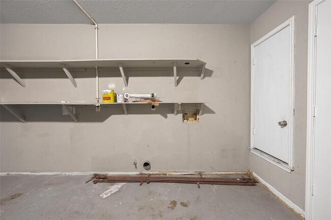 Building Photo - 14203 Sussman Ct