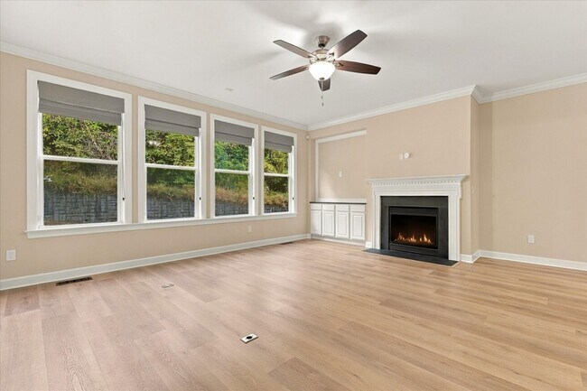 Building Photo - 1414 Chantilly Ln