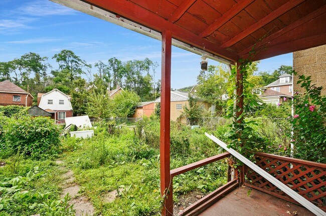 Building Photo - Bright 2-Bedroom Home in Rankin - Section ...