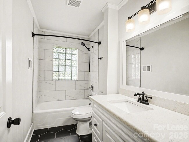 Building Photo - 782 Union St S