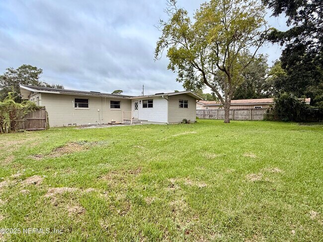 Building Photo - 845 Acapulco Rd