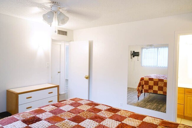 Building Photo - ASU Proximity Meets Comfort in This 4-Bedroom Tempe Home