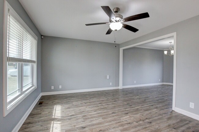 Building Photo - Show stopper.  Bonus room is a What?