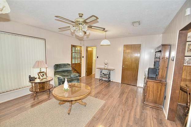 Building Photo - 206 Pecan Dr