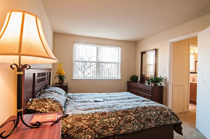 Roland Ridge 4412 Laplata Ave Baltimore MD 21211 Apartment Finder