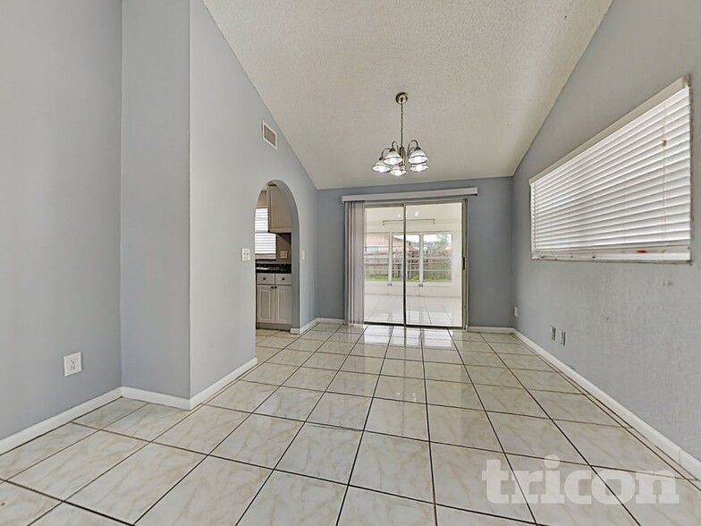 Building Photo - 8235 Donaldson Dr