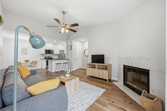 Building Photo - 2121 Hepburn St