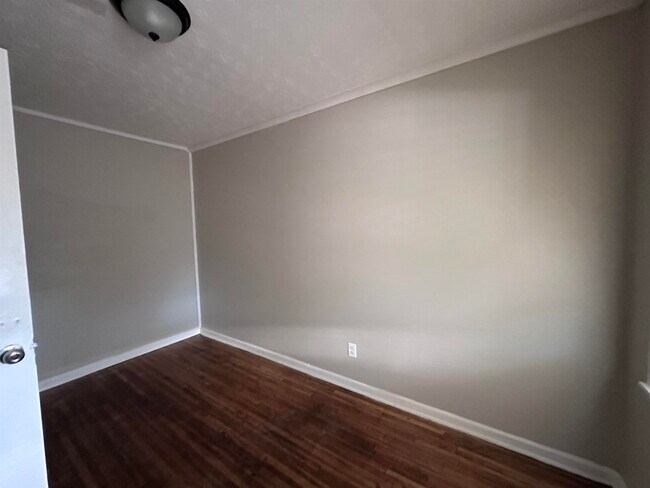 Building Photo - 3736 Donna Dr