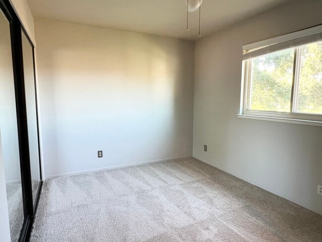 Building Photo - Beautiful Four Bedroom Home in Elk Grove