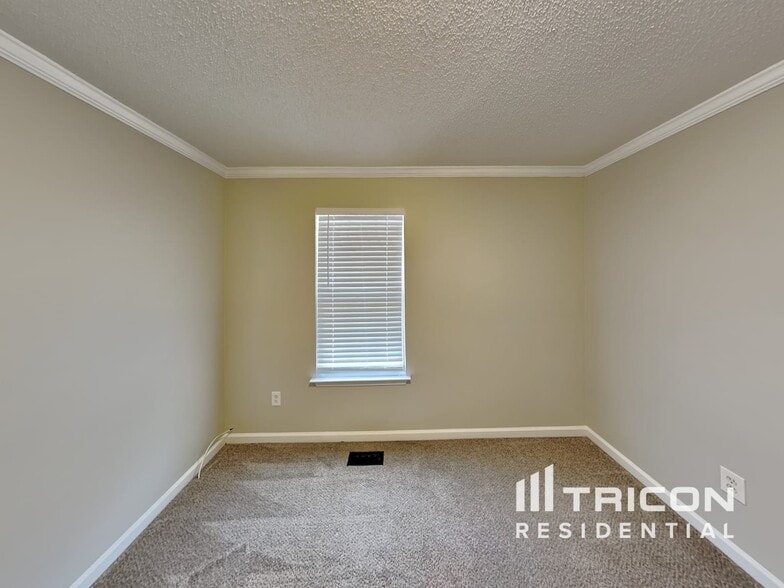 Building Photo - 102 Bonnabel Ct