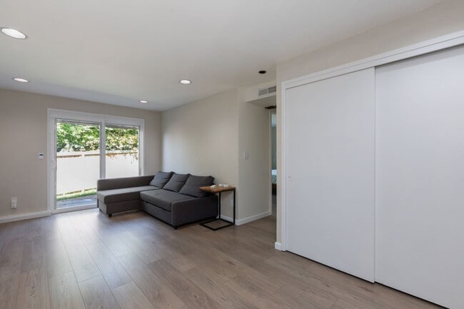 Building Photo - Beautiful 4 Bedroom Home in Richmond