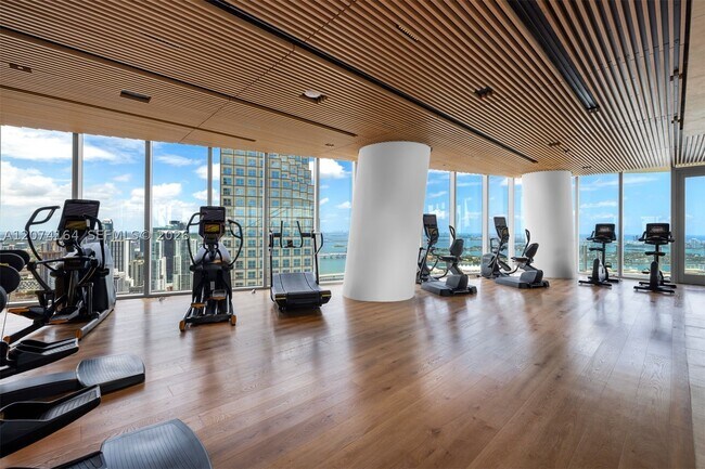 Building Photo - 300 S Biscayne Blvd