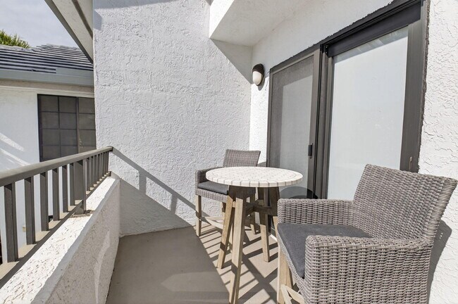 Building Photo - 7455 Glendevon Ln