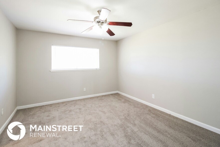 Building Photo - 1237 Hillwood Dr