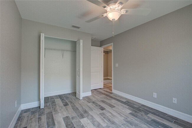 Building Photo - 129 Glades Dr