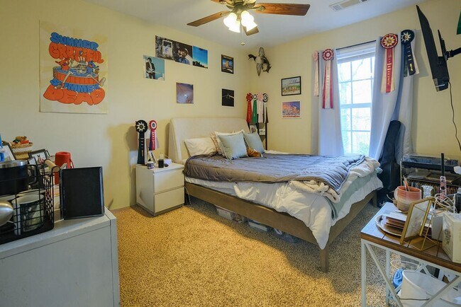 Building Photo - 15 White Street Extension