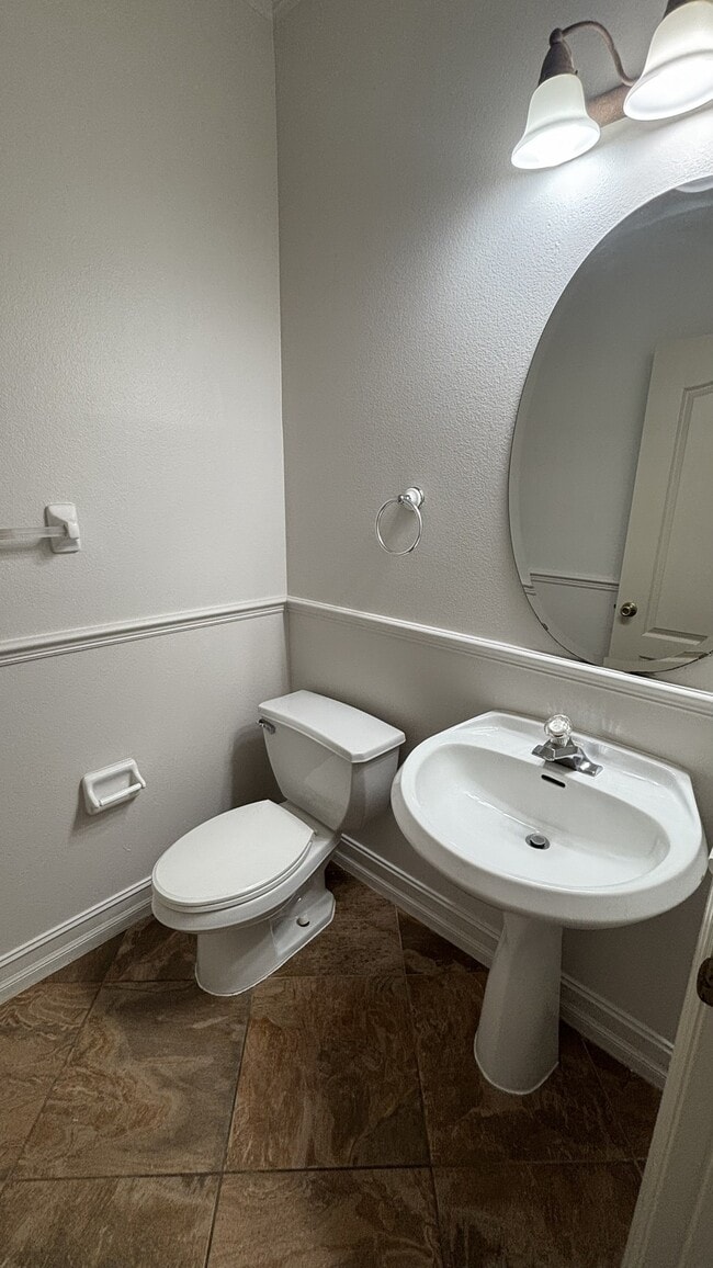 Building Photo - 33 Buffalo Bill Dr