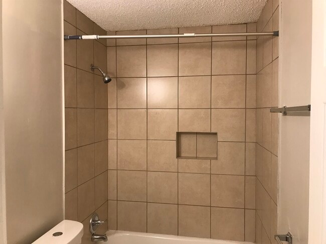 Building Photo - 48 S Bristol Rd