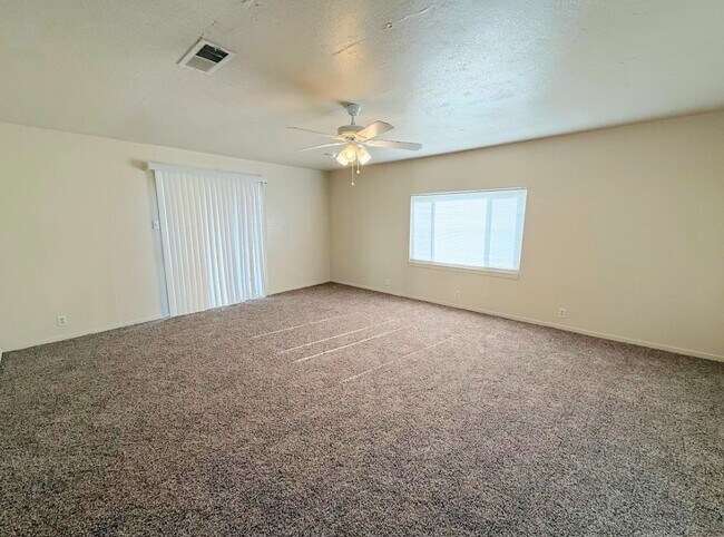 Building Photo - 2559 Ballantyne Dr