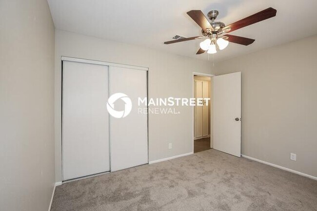 Building Photo - 3 Bedroom Pet-Friendly Home in LAS VEGAS, NV with Main Street Renewal