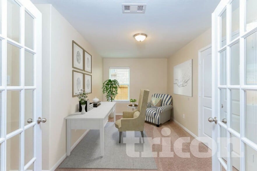 Building Photo - 333 Summer Horse Dr