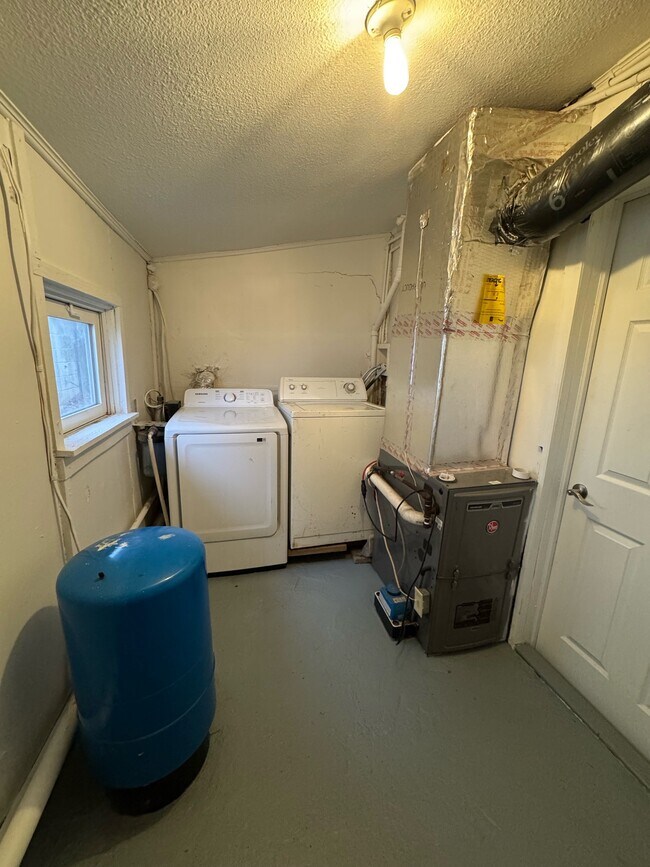 Building Photo - 2141 Brougher Ln