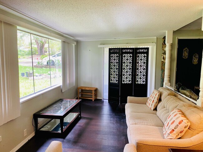 Building Photo - 5263 Sybel Dr
