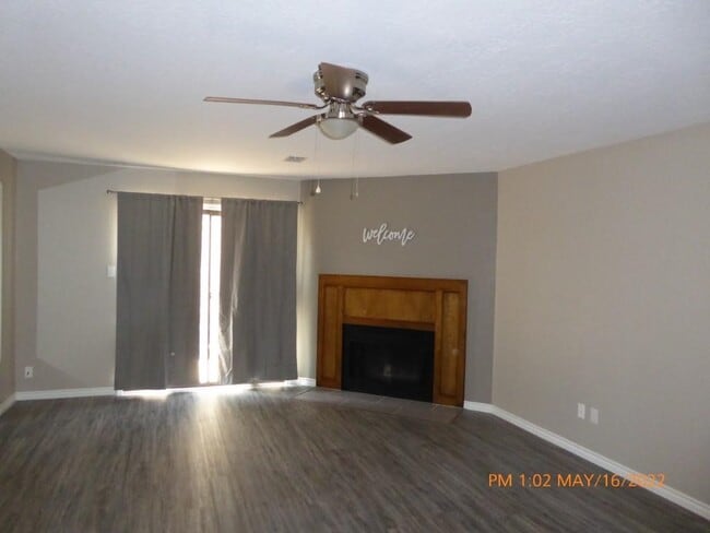 Building Photo - 4036 NW Ozmun Ave