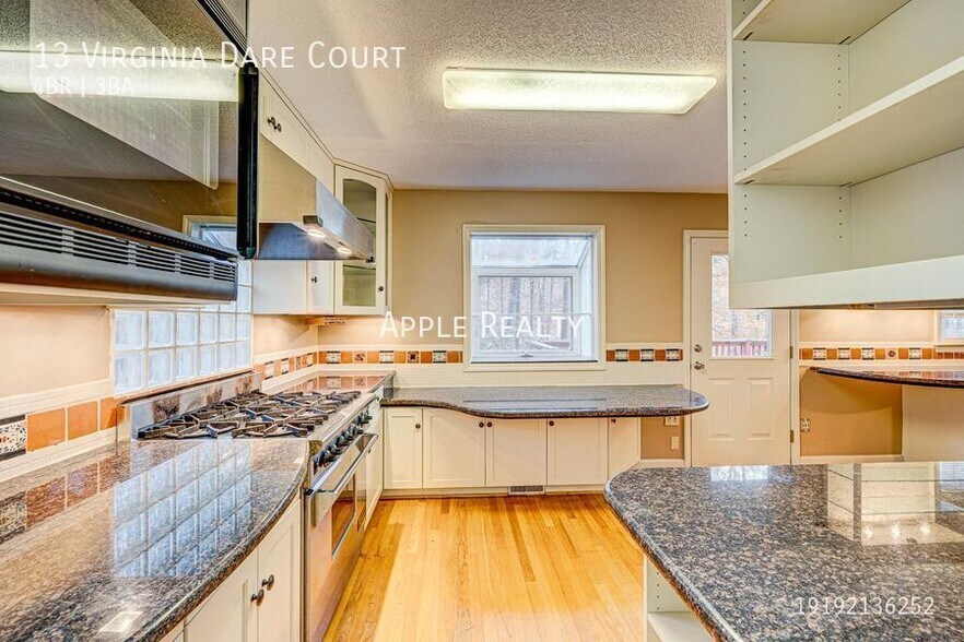 Building Photo - 13 Virginia Dare Ct