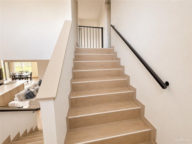 Building Photo - 2509 S Cartier Dr