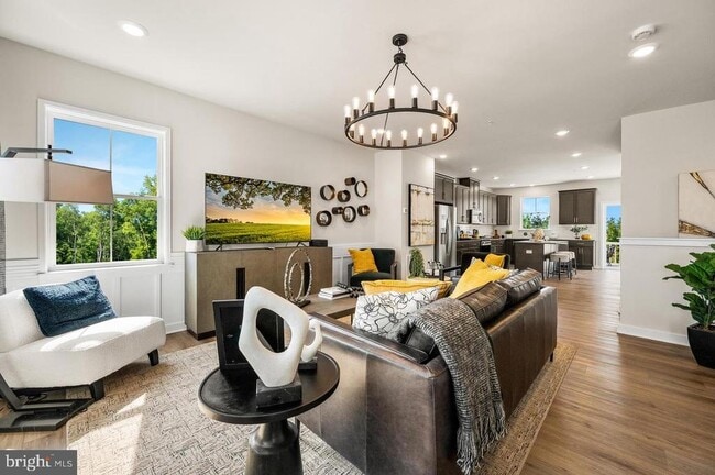 Building Photo - 35 E Front St