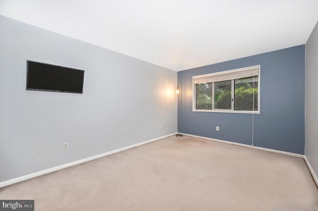 Building Photo - 10316 Rockville Pike