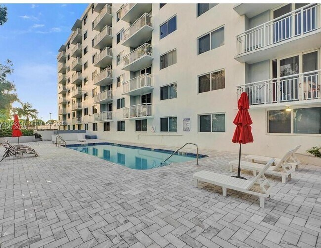 Building Photo - 1251 NE 108th St