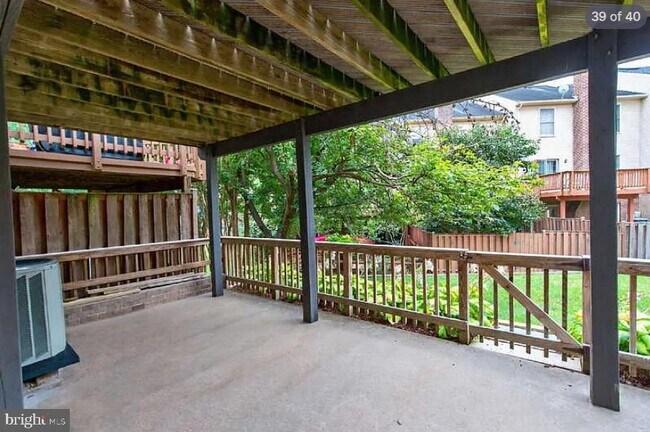 Building Photo - 7427 Salford Ct