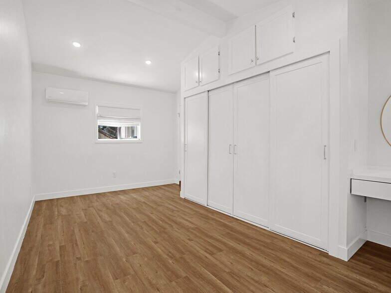 Building Photo - 5338 Campo Rd