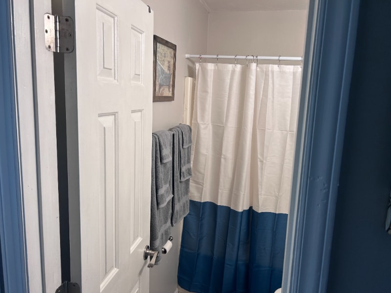 Building Photo - 318 Moir St