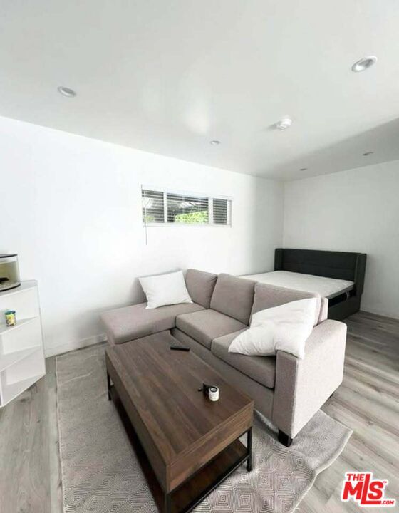 Building Photo - 5630 Gentry Ave