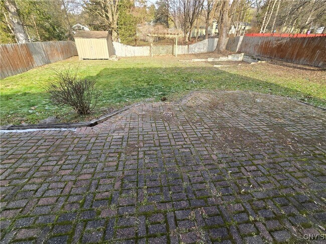 Building Photo - 205 Elmbrook Dr