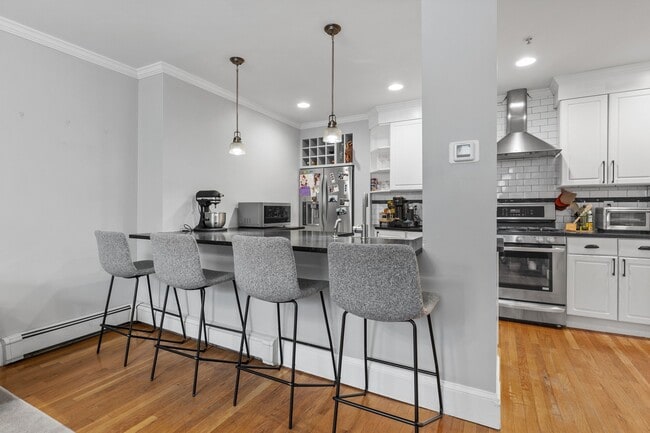 Building Photo - 195 Saint Paul St