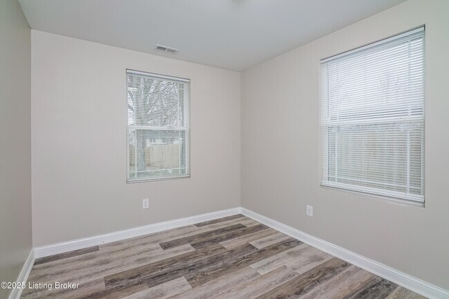 Building Photo - 7103 Betsy Ross Dr
